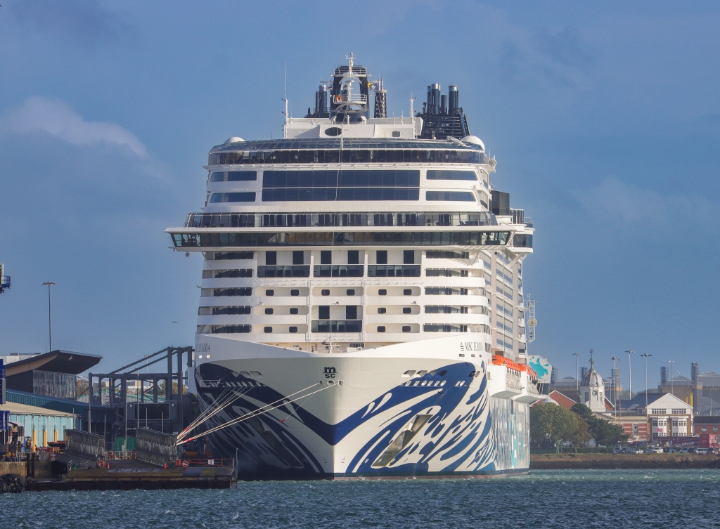 Starboard Cruise Services lands Dream contract
